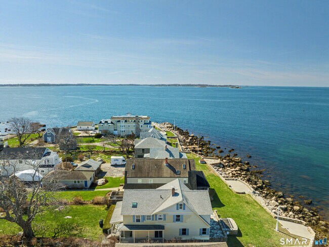 Building Photo - 217 W Shore Ave