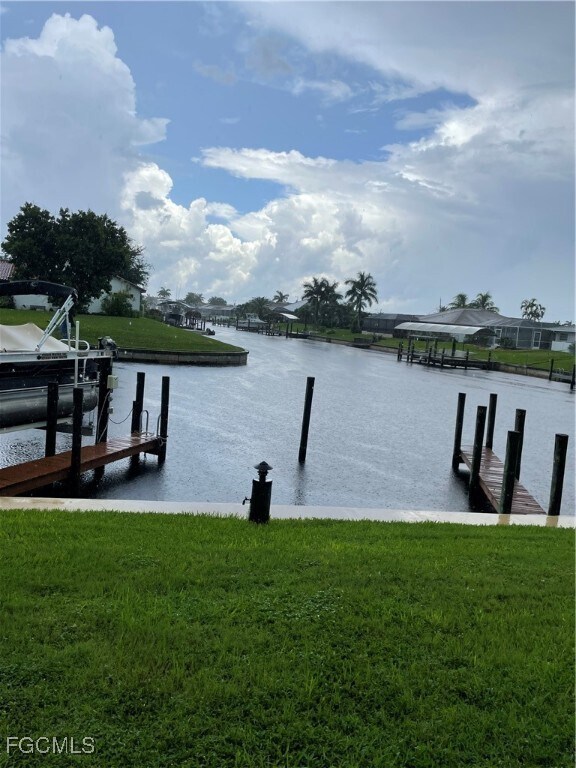 Building Photo - 3905 Del Prado Blvd S