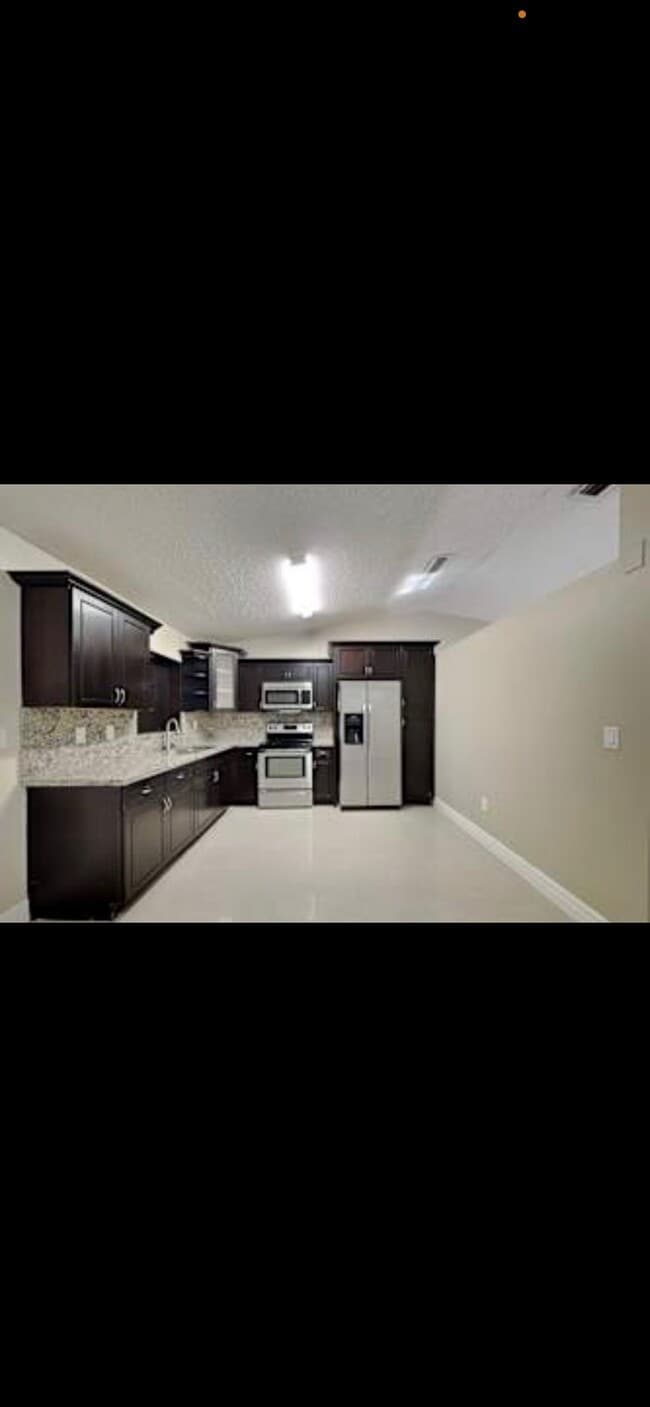 Building Photo - 617 Dunraven Dr