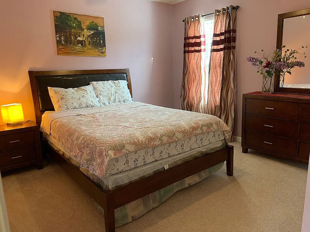 Building Photo - Room in House on Arbor Vista Dr