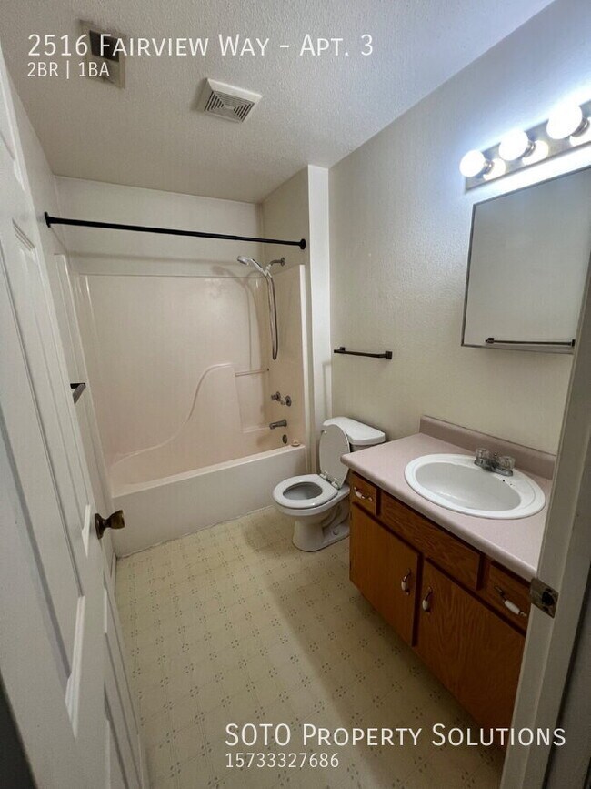 Building Photo - 2516 Fairview Way