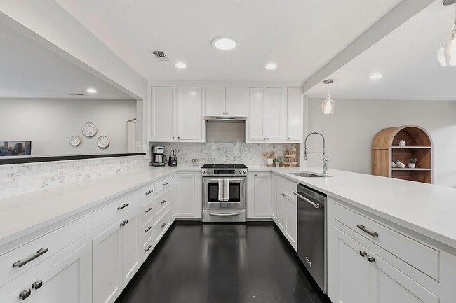 Building Photo - 1506 Chelsea Ln