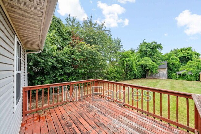 Building Photo - 114 Gleaves Ln