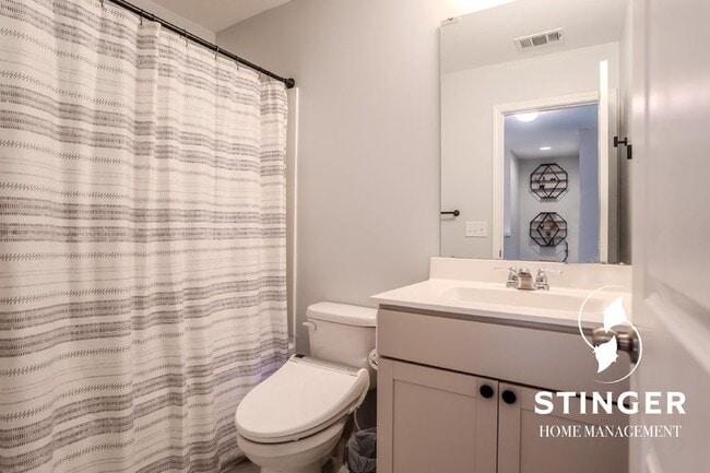 Building Photo - 6 Kiawah Dr