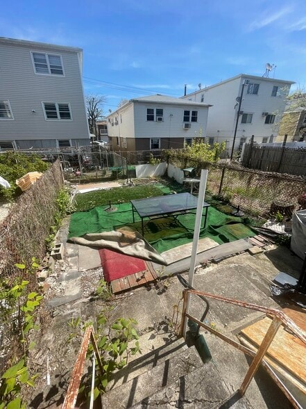 Building Photo - 158 Hopkins Ave