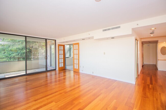 Building Photo - 101 Lombard St