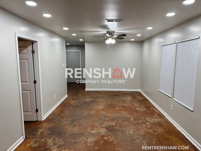 Building Photo - 3017 Chelsea Ave