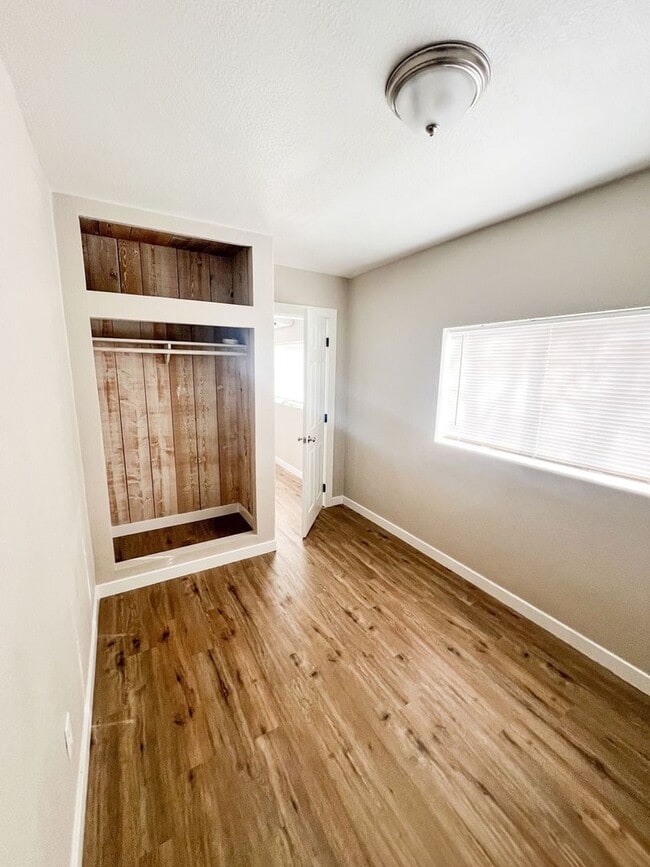 Building Photo - 3 Bedroom Single Family Home in Klamath Falls