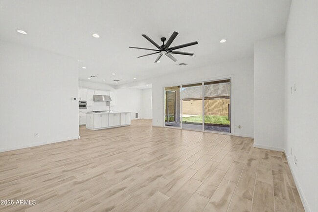 Building Photo - 7646 W Desert Spoon Dr