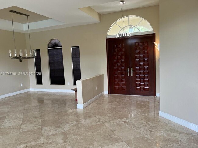 Building Photo - 2750 Jockey Cir