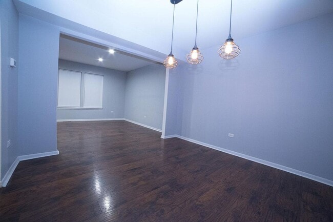 Building Photo - 2213 Pontiac Cir