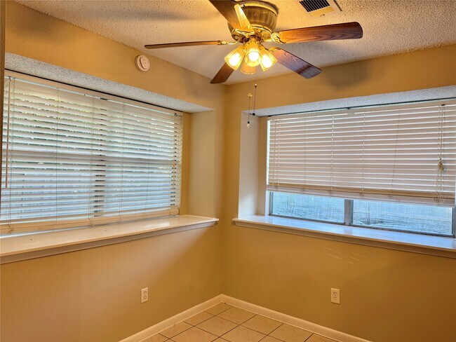 Building Photo - 2923 Cottonfield Way