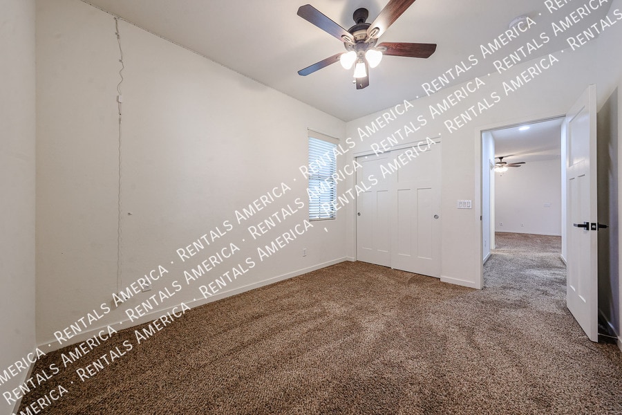 Building Photo - 10428 E Nopal Ave