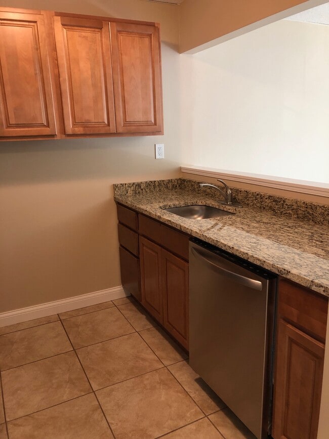 Building Photo - 38280 North Ln