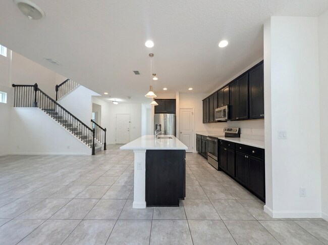Building Photo - Move-In Ready 4-Bed in Silver Oak, Quartz Kitchen and Community Pool