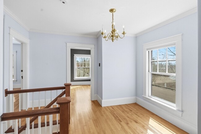 Building Photo - 198 Linden St