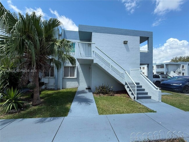 Building Photo - 6207 SW 131st Ct