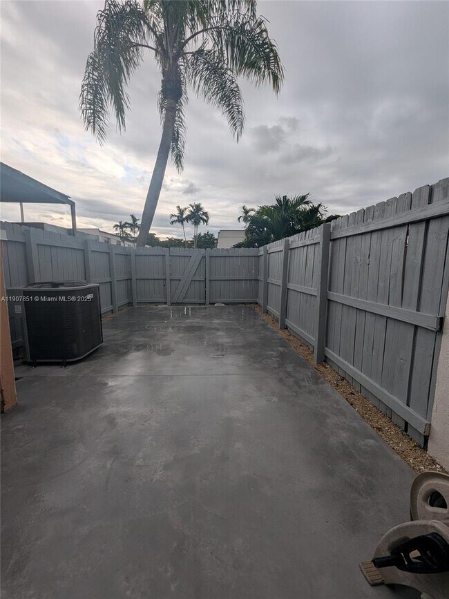 Building Photo - 15018 SW 80th Terrace