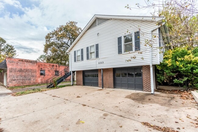 Building Photo - 2313 Dodson Ave