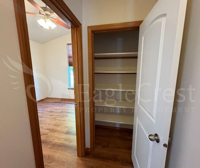 Building Photo - Three Bedroom, Two Bathroom House in Chape...