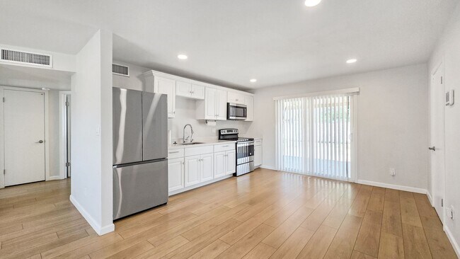 Building Photo - 8012 W Highland Ave