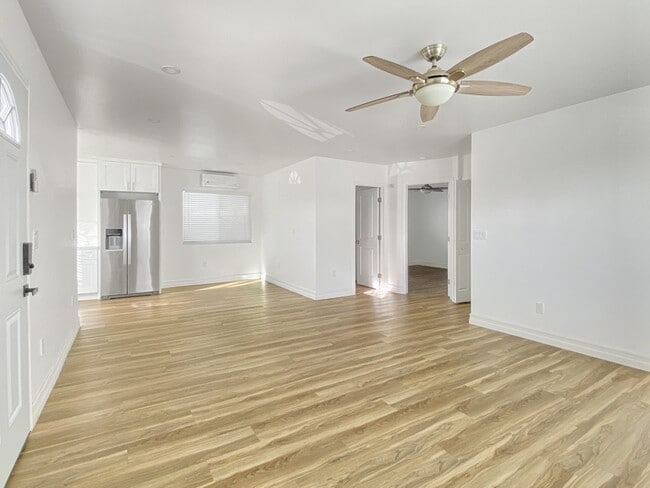 Building Photo - 3013 Vancouver Ave