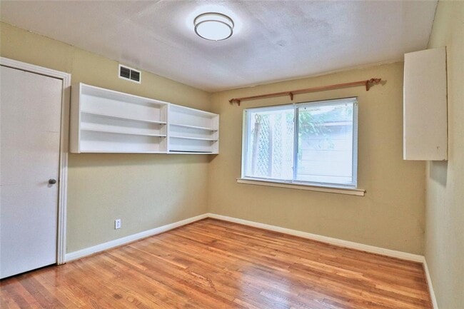 Building Photo - 3210 Cloverdale St