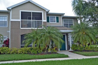 Building Photo - Luxury 2 bedroom 2 bathroom condo with lak...