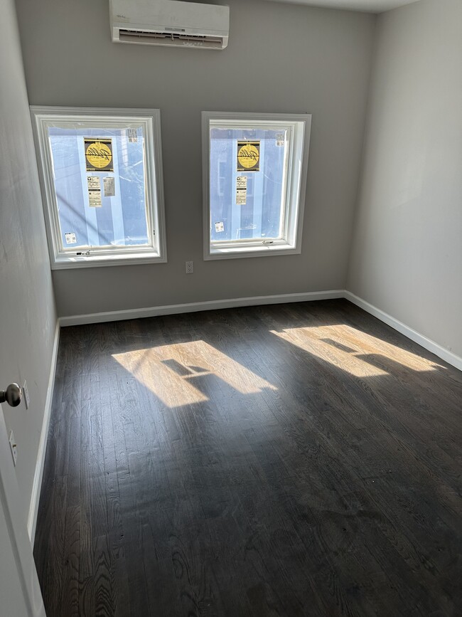 Building Photo - 559 Ocean Ave
