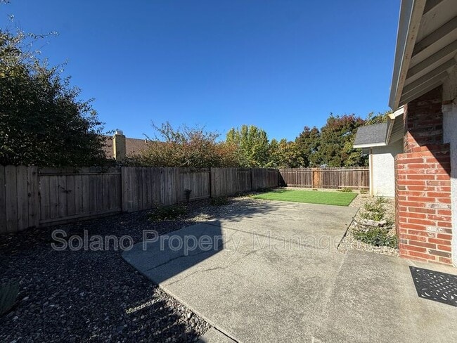 Building Photo - 500 Bella Vista Dr