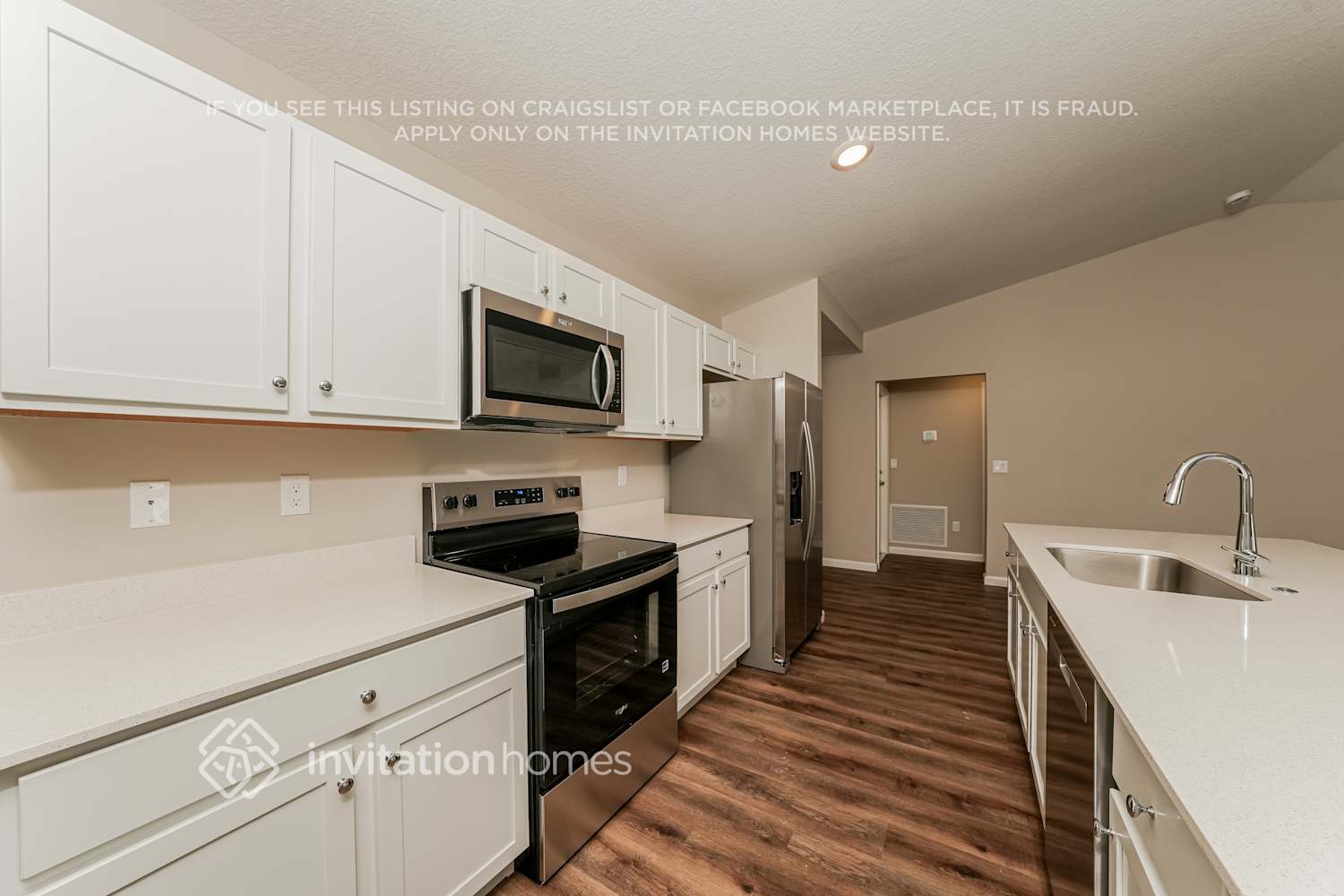 Building Photo - 807 SW California Blvd