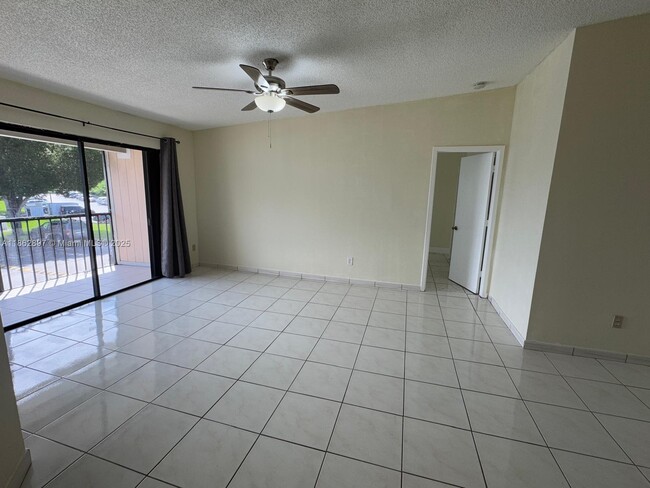 Building Photo - 9707 Hammocks Blvd