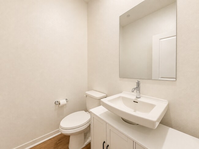 Building Photo - 33221 Opal Glass Dr
