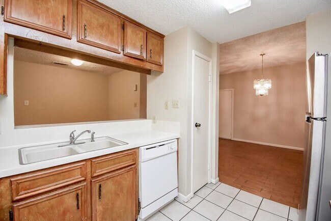 Building Photo - 11280 Braes Forest Dr