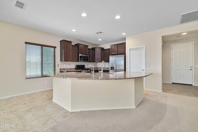 Building Photo - 17555 W Hedgehog Pl