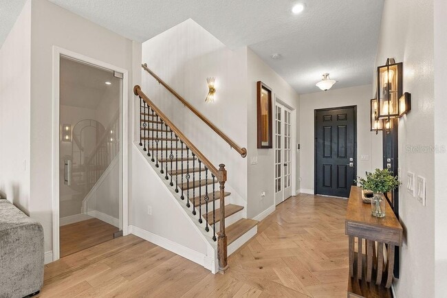Building Photo - 9586 Meadow Hunt Way