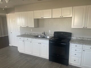 Building Photo - 2800 Burchill Rd