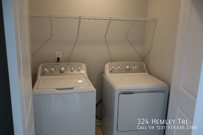 Building Photo - 324 Hemley Trl