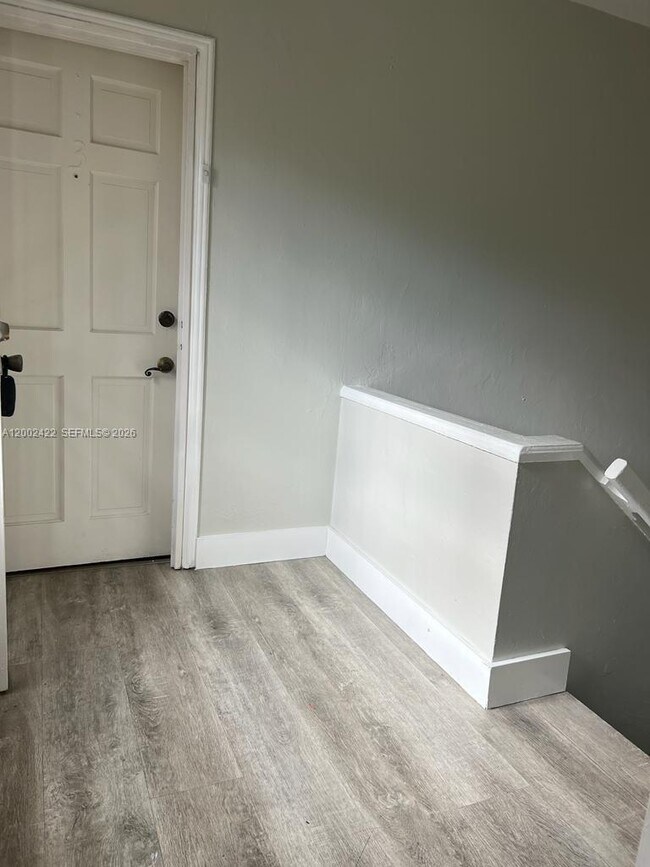 Building Photo - 1421 SW 37th Ave