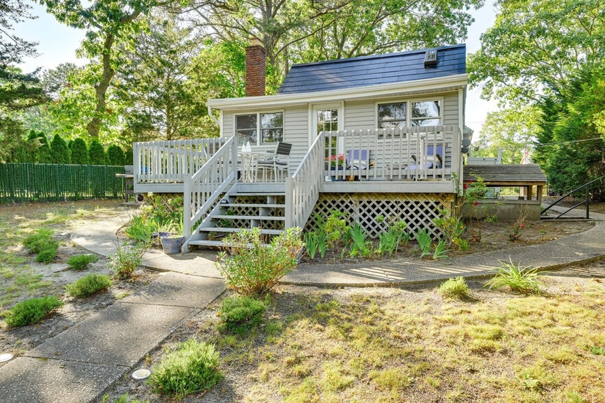 Building Photo - 67 Reeves Bay Trail