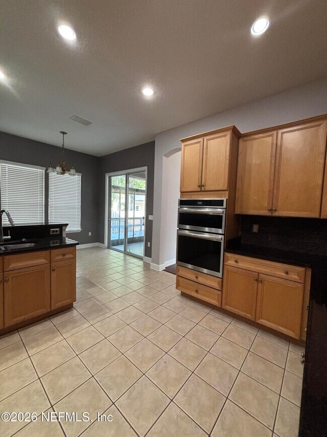 Building Photo - 11827 Crusselle Dr