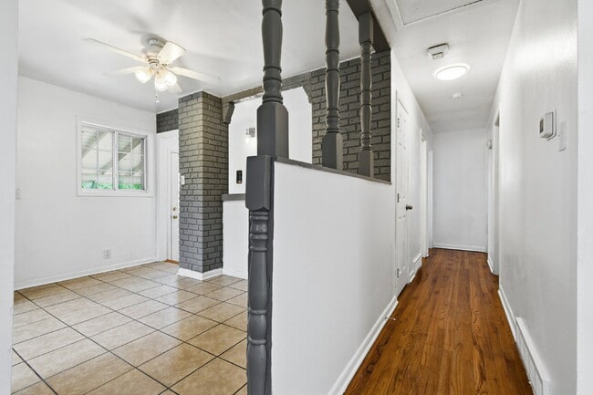 Building Photo - Charming 3-Bedroom with 2 Baths and Extra Room in Basement!