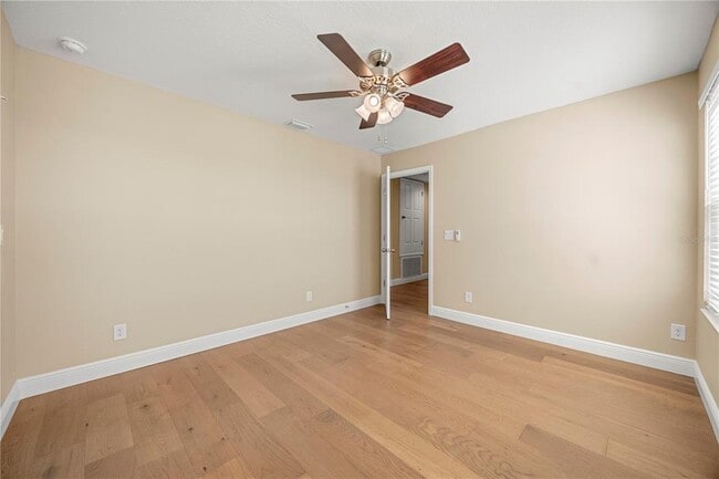 Building Photo - 2049 Heart Lk Dr