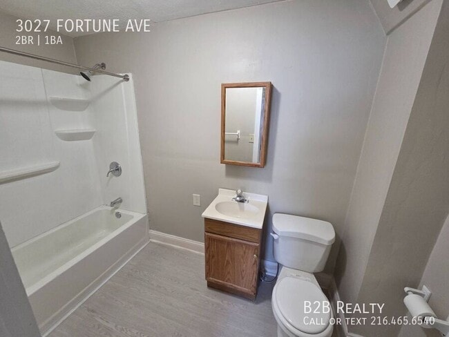 Building Photo - 3027 Fortune Ave