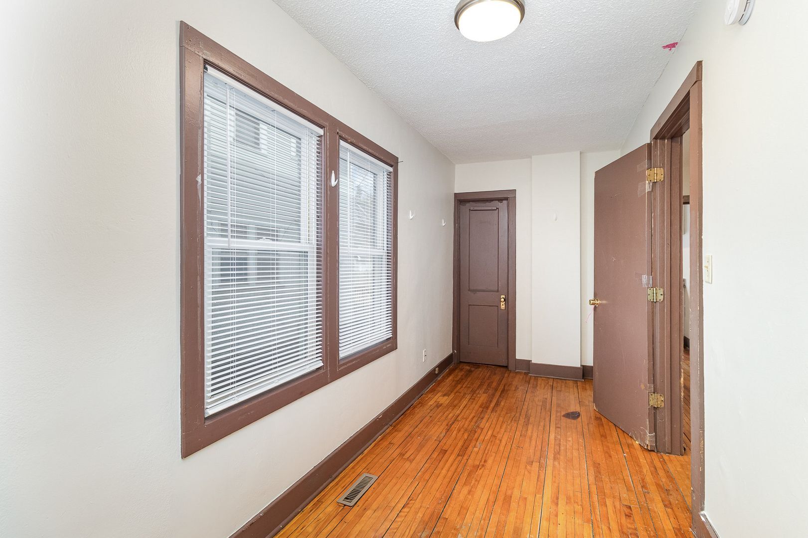 Building Photo - 447 Banfil St