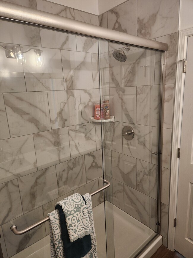 Building Photo - 3098 Gladstone St