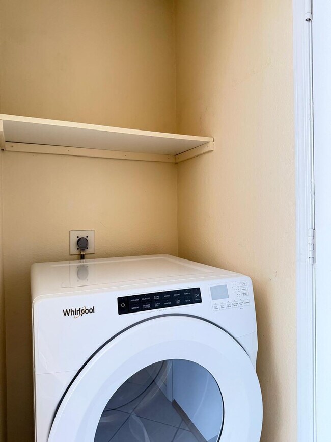 Building Photo - 7283 W Tina Ln