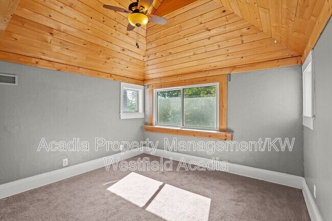 Building Photo - 620 S 900 E