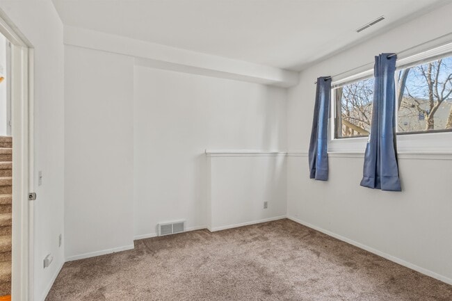 Building Photo - 1302 N Gammon Rd