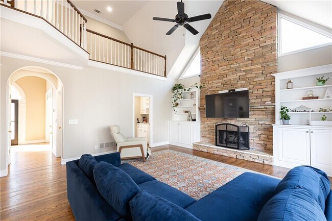 Building Photo - 9360 Nesbit Lakes Dr
